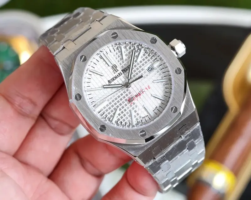 Shiny Audemars Piguet Skeleton