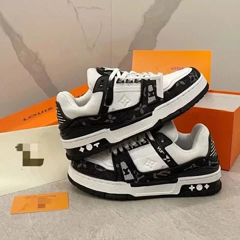 Lv Trainers